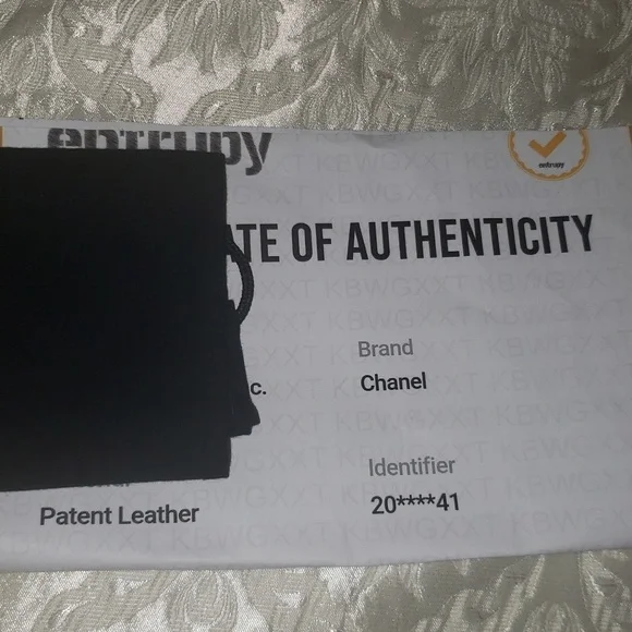 Chanel Quilted Patent Longwallet - Picture 13 of 15